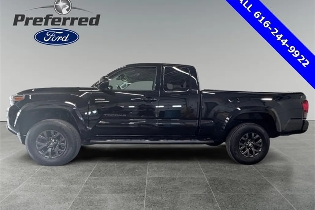 2022 Toyota Tacoma SR5 V6 Access Cab 4x4 photo 1