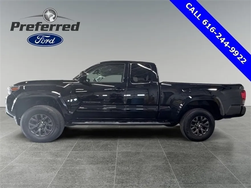 2022 Toyota Tacoma SR5 V6 Access Cab 4x4 photo 1