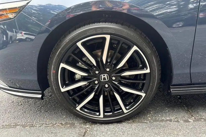2025 Honda Accord Hybrid Touring photo 1