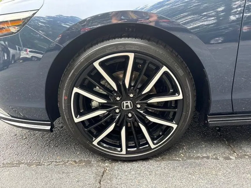 2025 Honda Accord Hybrid Touring photo 1