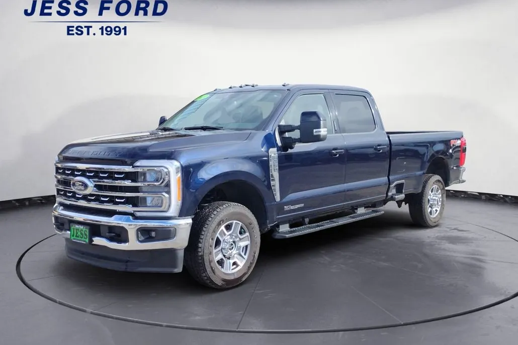 2023 Ford F-350 Lariat photo 1