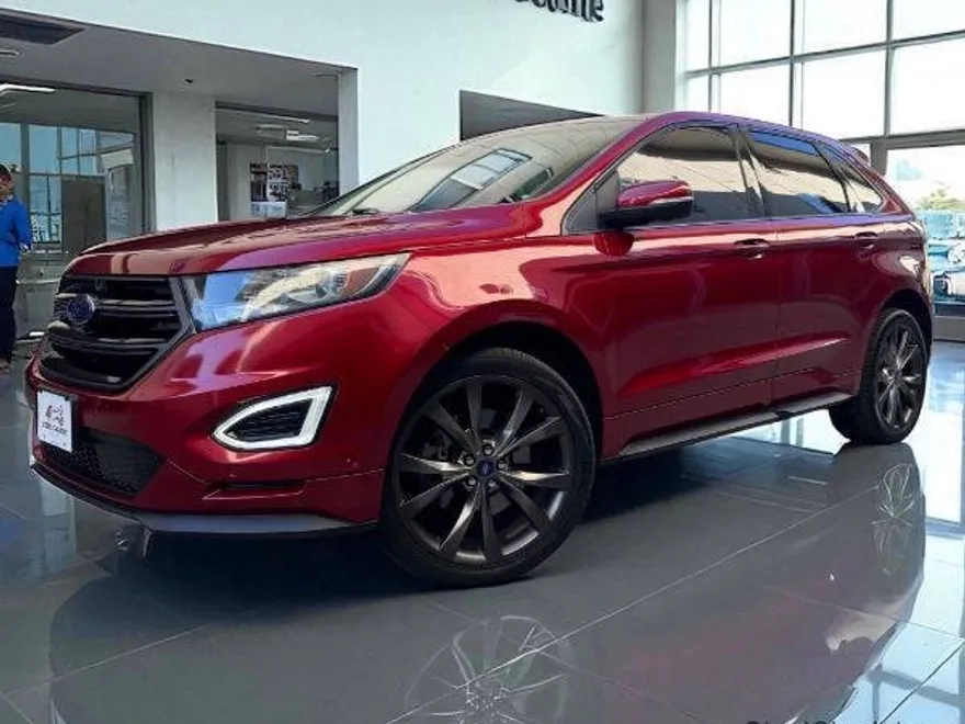 2016 Ford Edge Sport photo 1