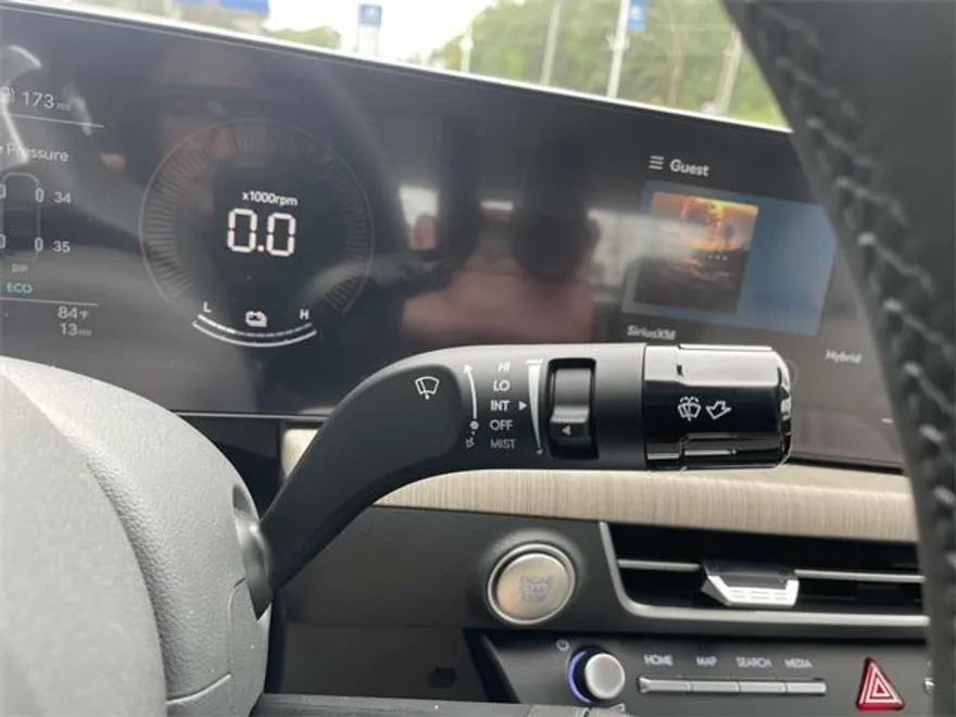 2025 Hyundai Sonata Hybrid SE photo 1
