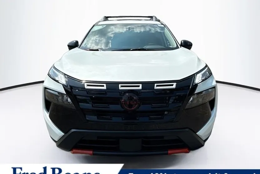 2026 Nissan Rogue SV photo 1