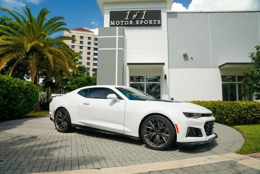 2023 Chevrolet Camaro ZL1 photo 1