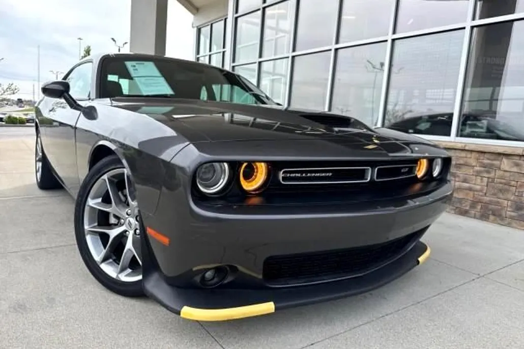 2022 Dodge Challenger GT photo 1