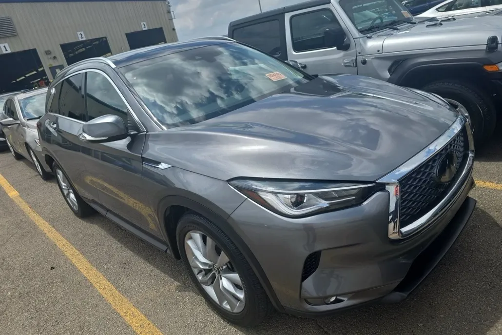 2022 Infiniti QX50 Luxe AWD photo 1