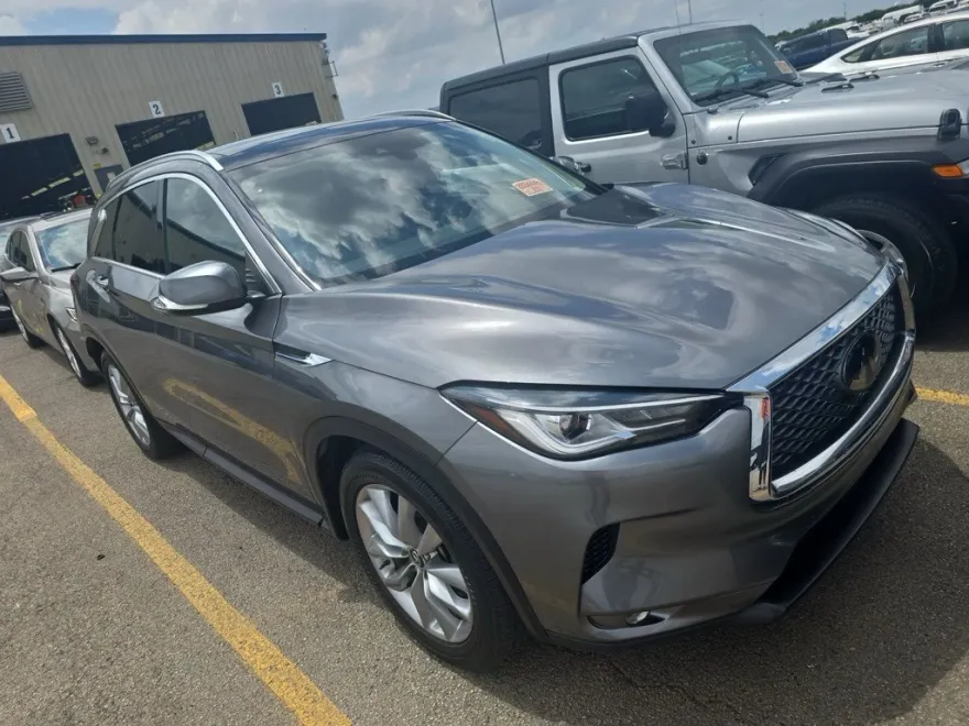 2022 Infiniti QX50 Luxe AWD photo 1
