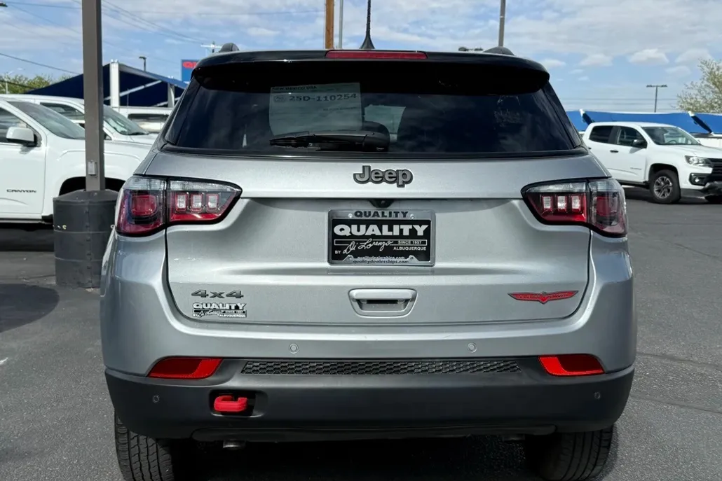 2023 Jeep Compass Trailhawk photo 1