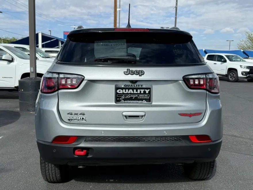 2023 Jeep Compass Trailhawk photo 1