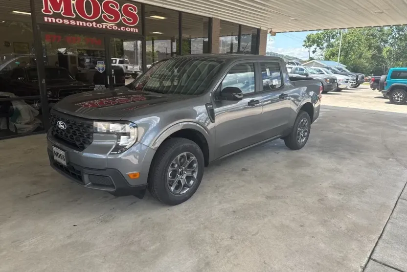2025 Ford Maverick XLT photo 1