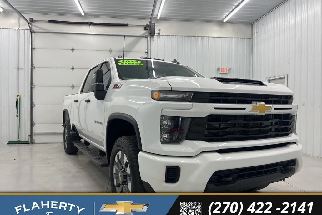 2024 Chevrolet Silverado 2500HD Custom photo 1