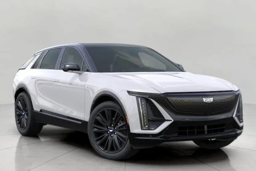 2025 Cadillac Lyriq Sport photo 1