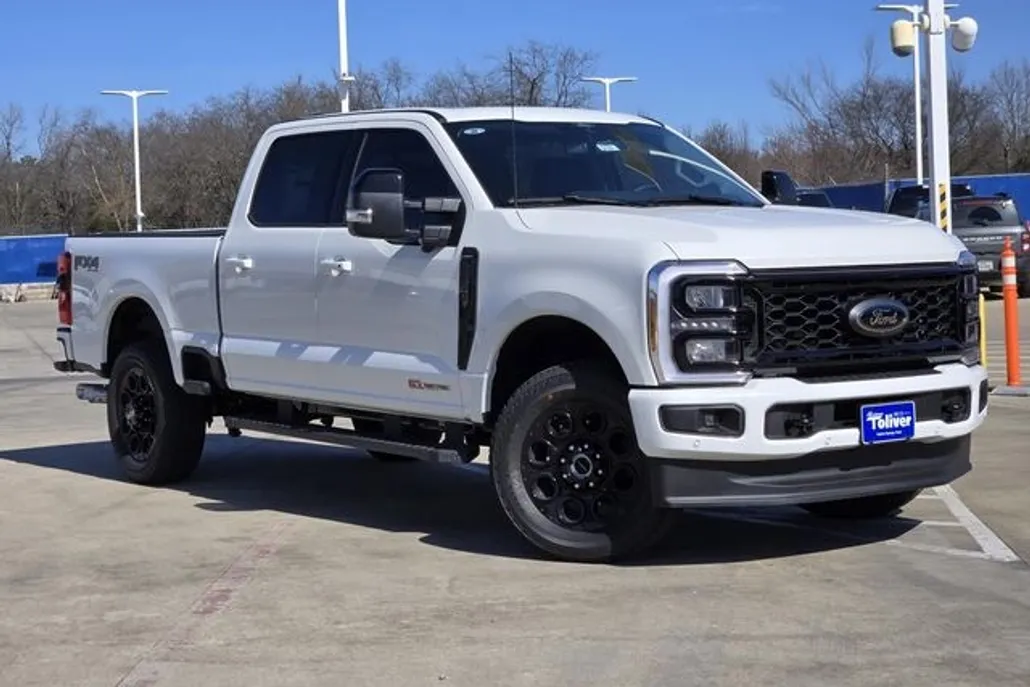 2025 Ford F-250 Lariat photo 1