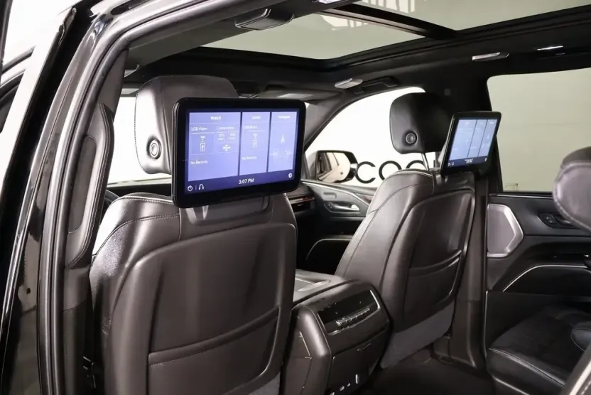2021 Cadillac Escalade Sport Platinum photo 1