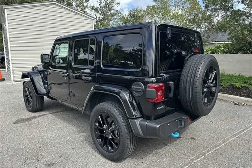 2024 Jeep Wrangler 4xe Sahara photo 1