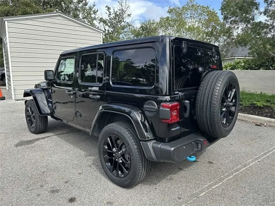 2024 Jeep Wrangler 4xe Sahara photo 1