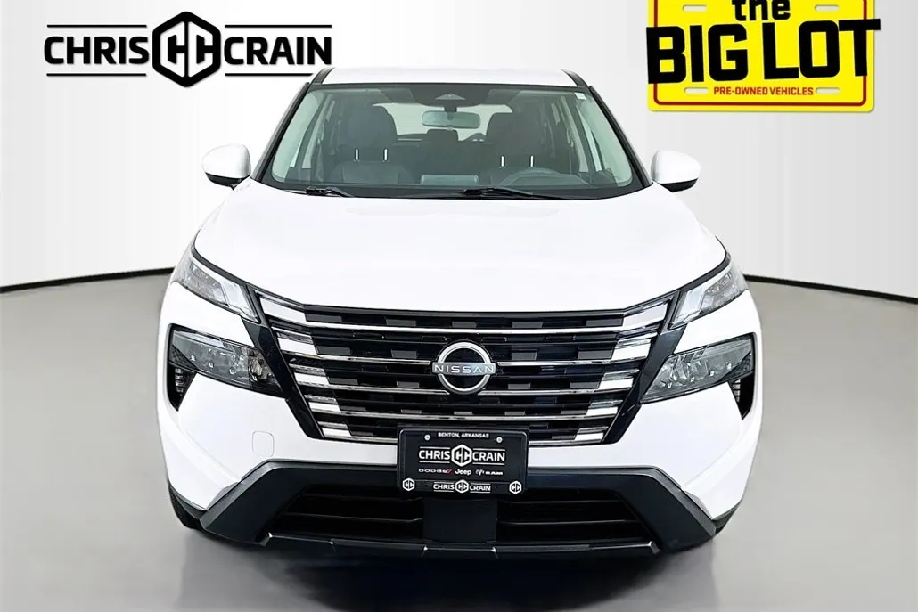 2024 Nissan Rogue SV photo 1