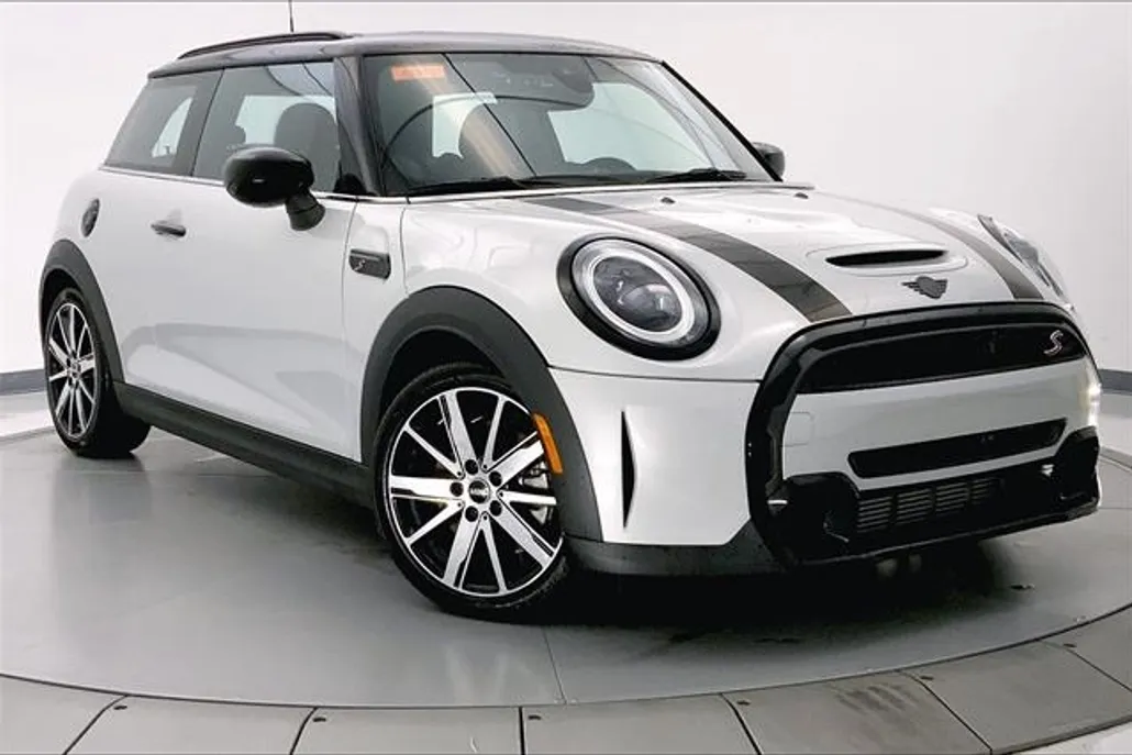 2023 Mini Cooper Hardtop 2 Door photo 1