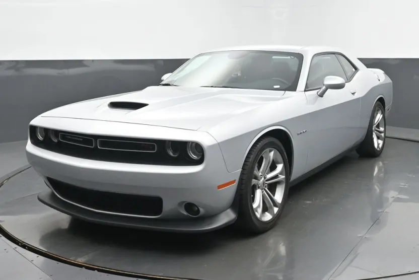 2022 Dodge Challenger R/T photo 1