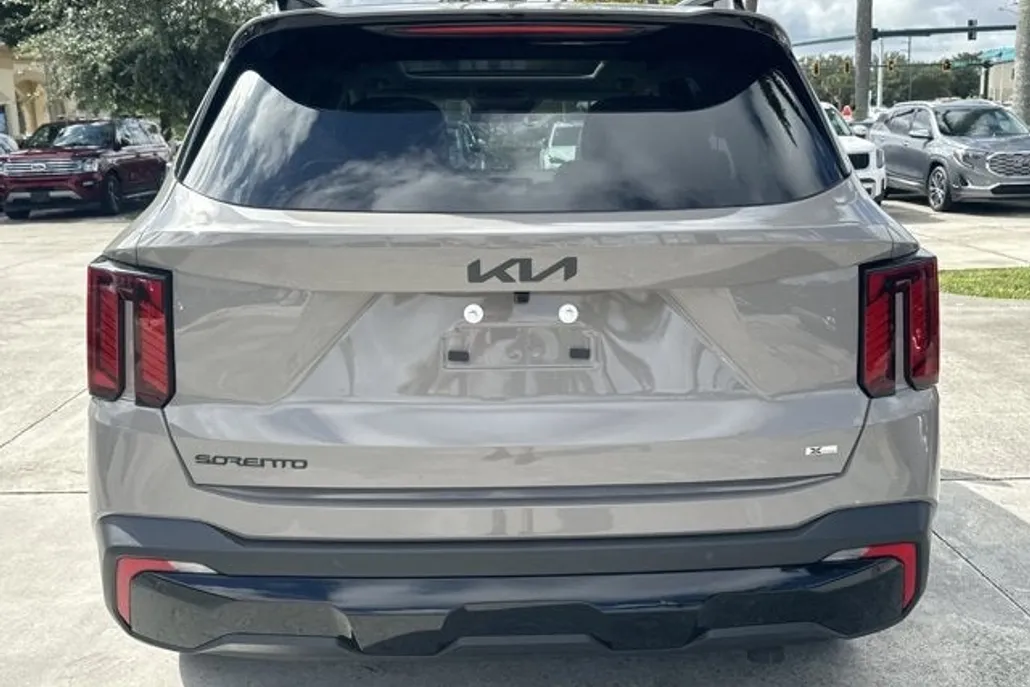 2026 Kia Sorento X-Line SX photo 1