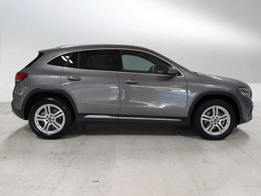 2022 Mercedes Benz GLA 250 4MATIC photo 1