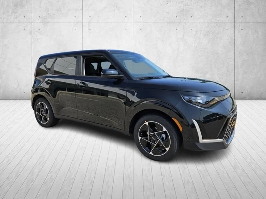 2025 Kia Soul EX photo 1