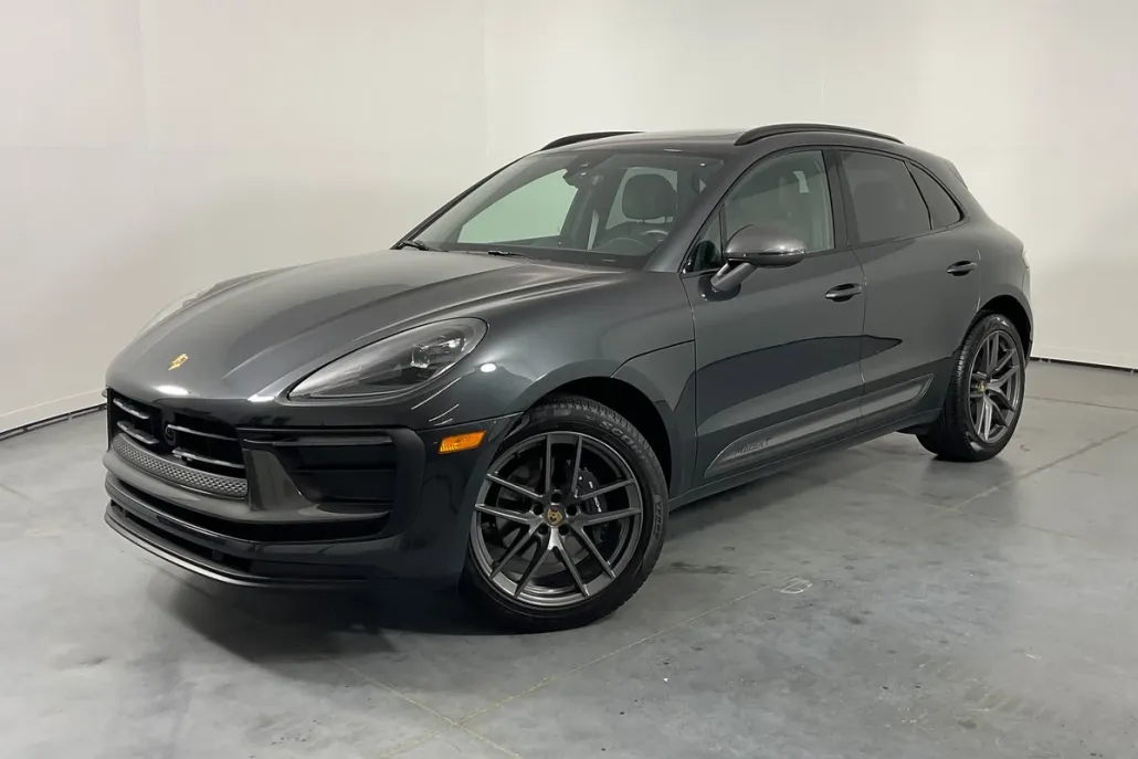 2024 Porsche Macan photo 1