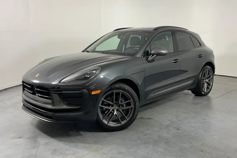 2024 Porsche Macan photo 1