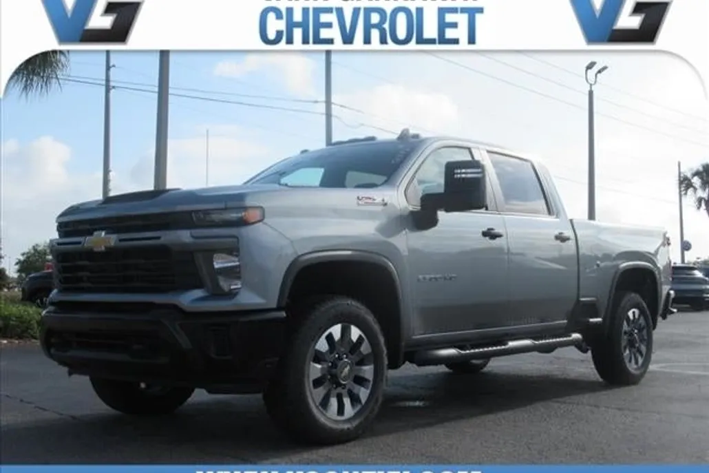 2025 Chevrolet Silverado Custom photo 1