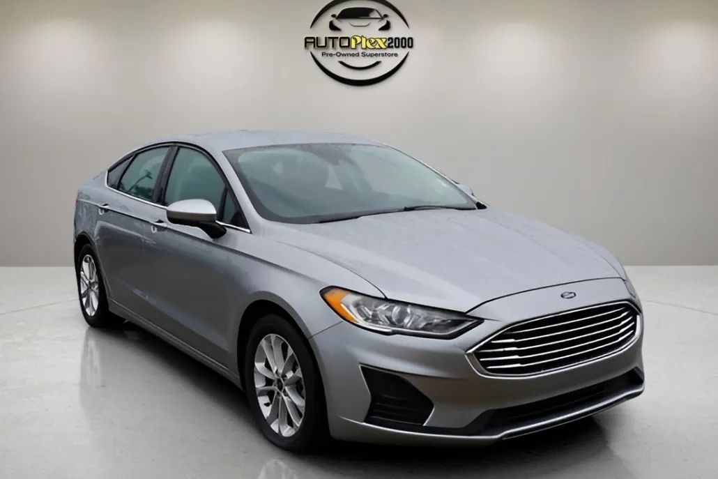 2020 Ford Fusion SE photo 1