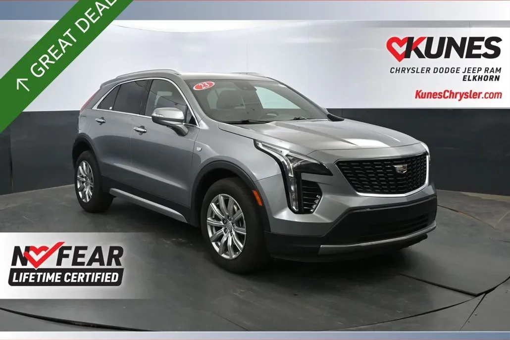2023 Cadillac XT4 Premium Luxury photo 1