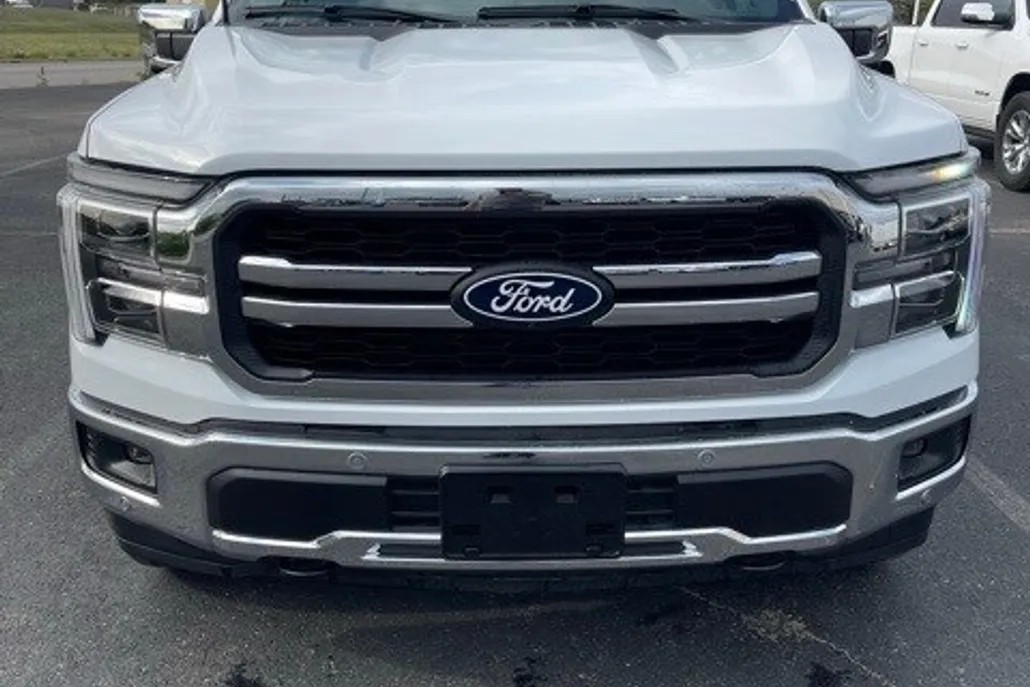 2025 Ford F-150 Lariat photo 1