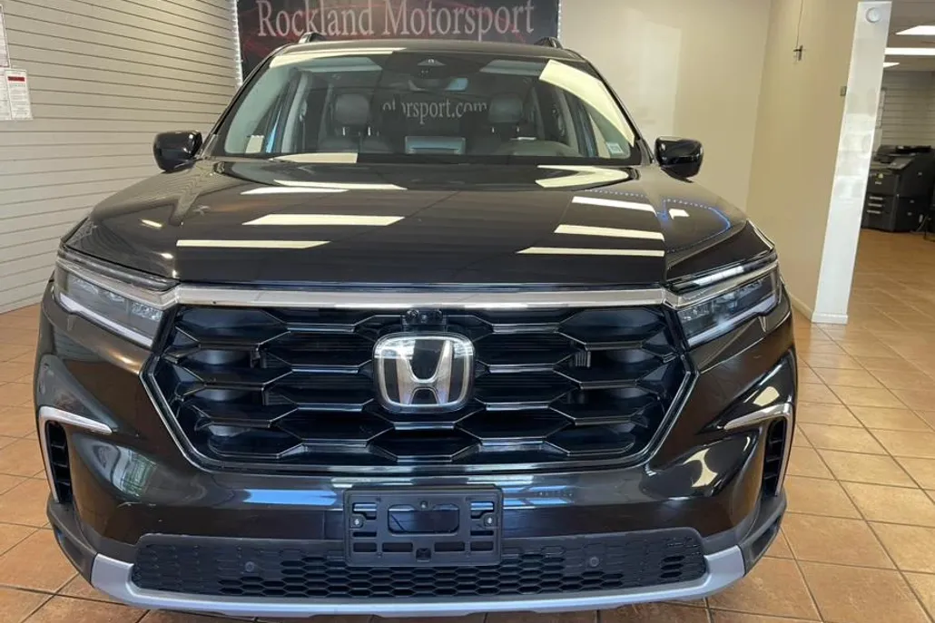 2023 Honda Pilot Elite photo 1