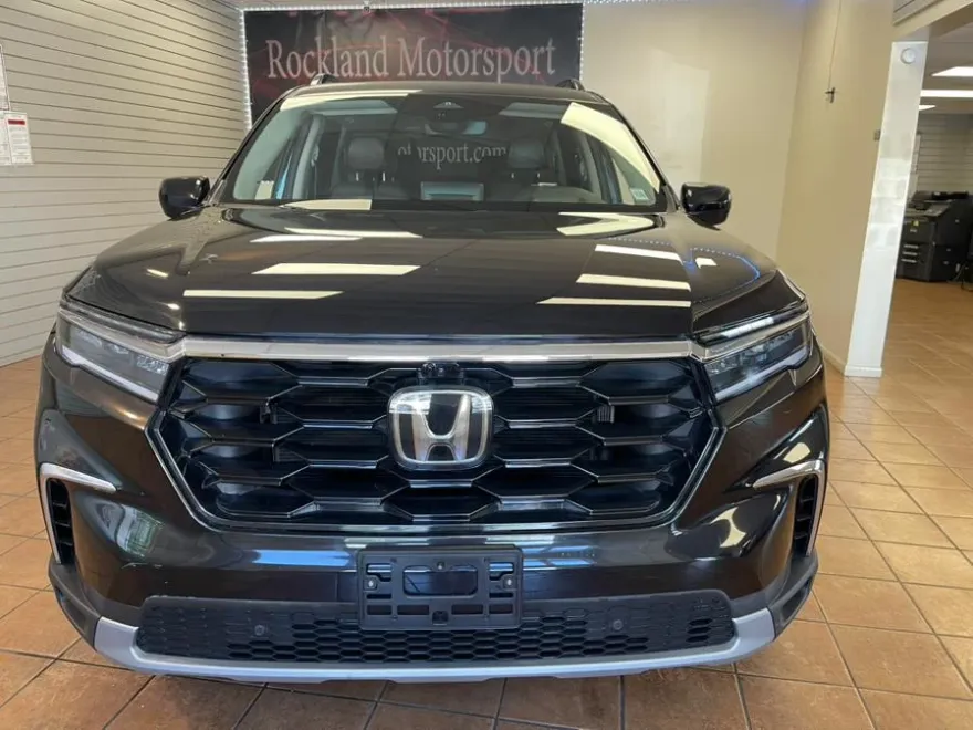 2023 Honda Pilot Elite photo 1