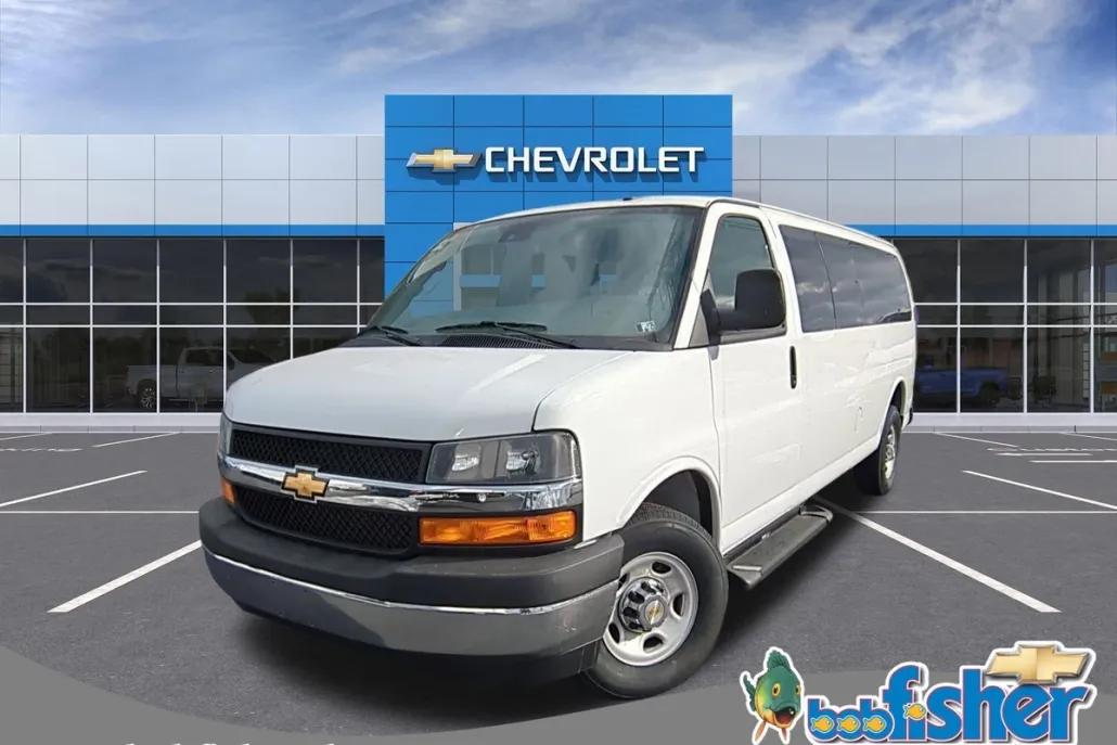 2024 Chevrolet Express Cargo 3500 photo 1