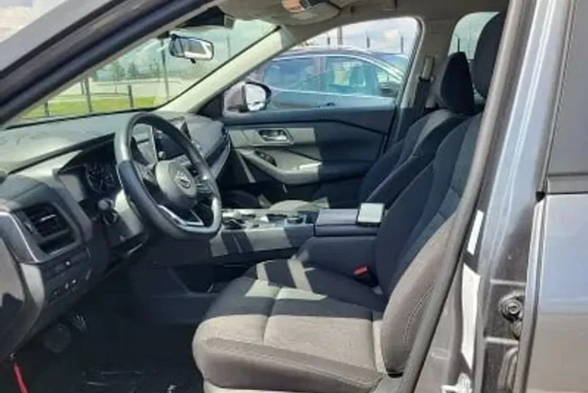 2024 Nissan Rogue SV photo 1