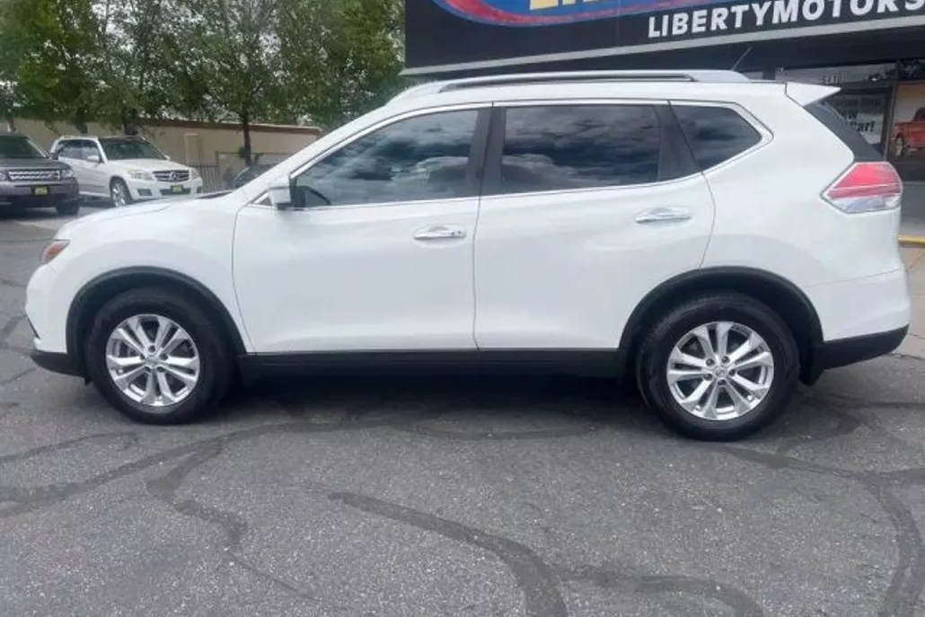2016 Nissan Rogue photo 1