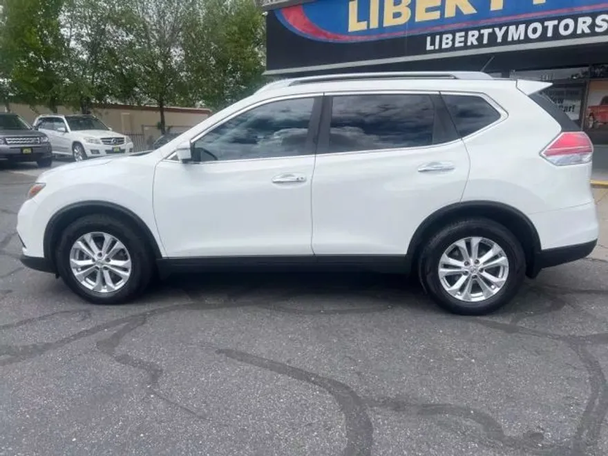 2016 Nissan Rogue photo 1