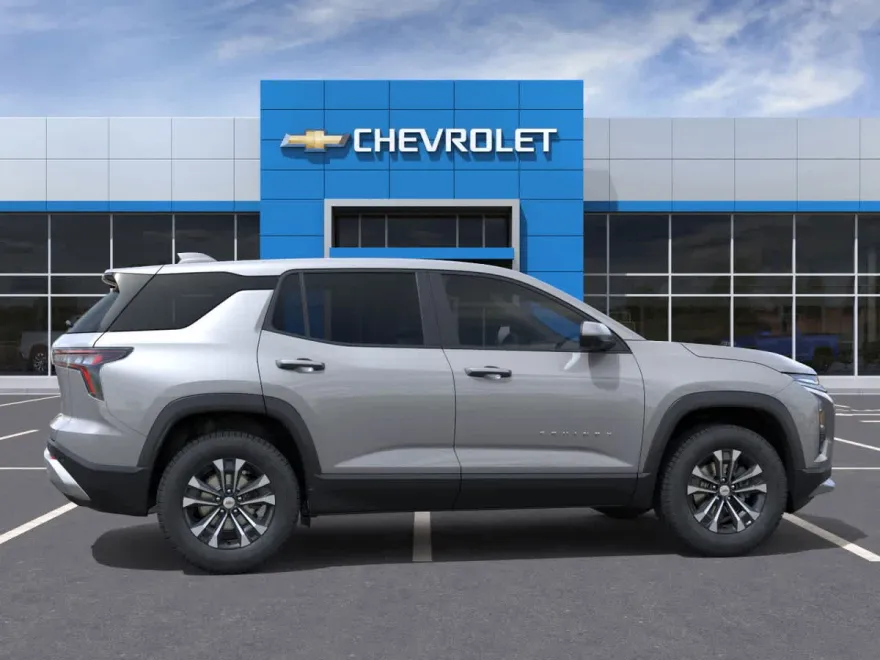 2025 Chevrolet Equinox LT photo 1