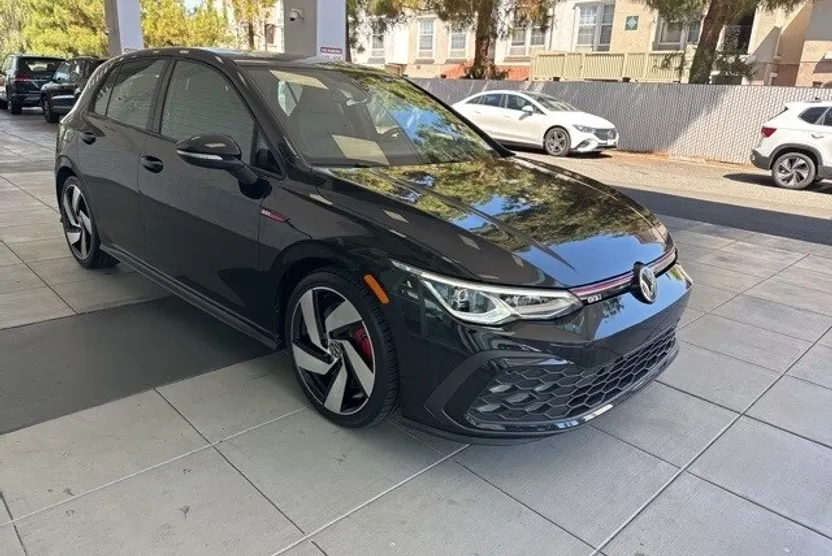 2022 Volkswagen Golf GTI SE photo 1