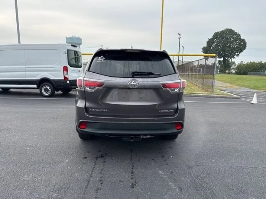 2015 Toyota Highlander Limited photo 1