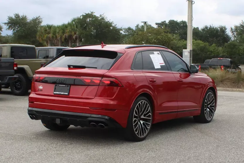 2024 Audi SQ8 Prestige photo 1