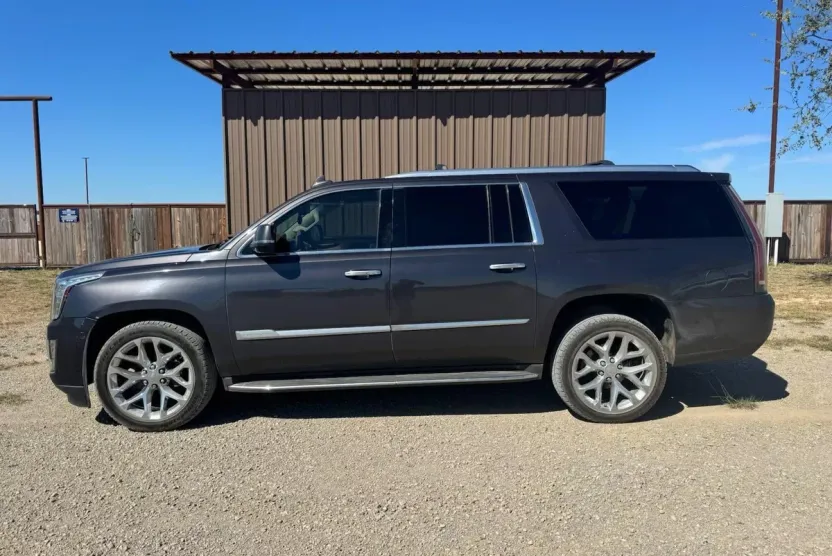 2016 Cadillac Escalade ESV Platinum photo 1