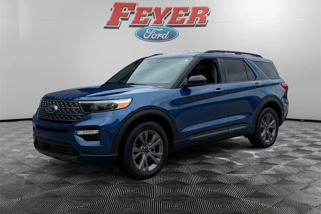 2022 Ford Explorer XLT photo 1