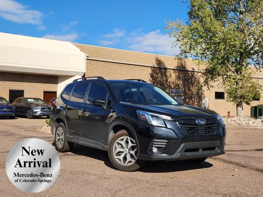 2024 Subaru Forester Premium Base photo 1