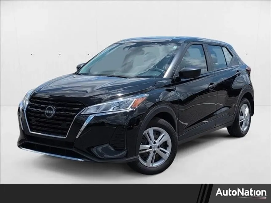 2023 Nissan Kicks S photo 1