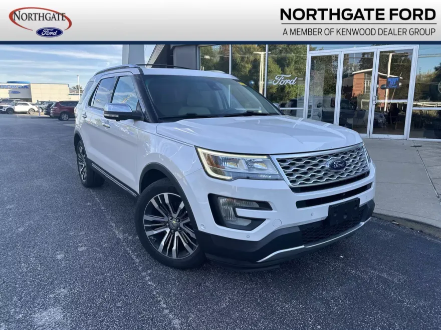 2017 Ford Explorer Platinum photo 1