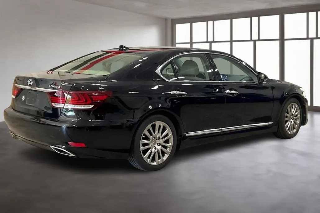 2015 Lexus LS 460 photo 1
