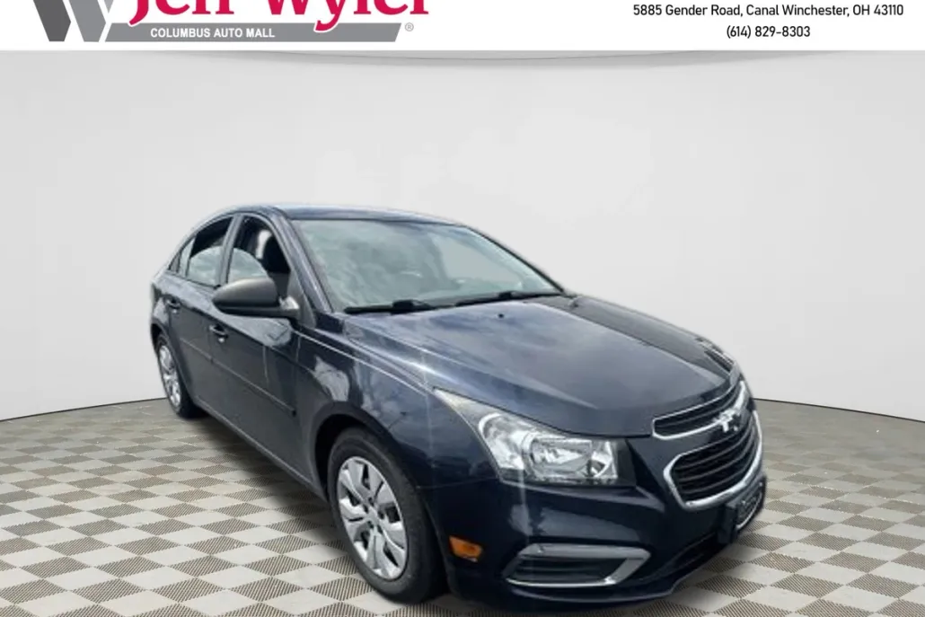 2015 Chevrolet Cruze L photo 1